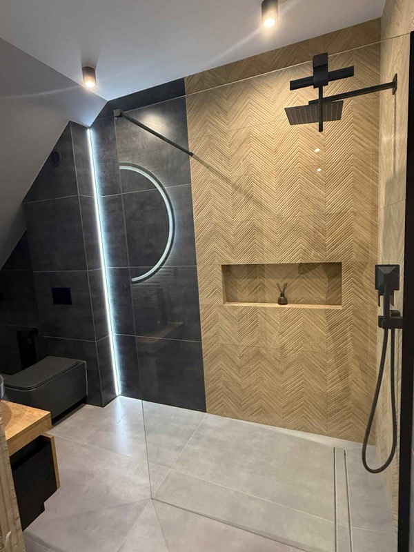 Remont łazienki Toruń - nowoczesne wykończenie z płytkami ceramicznymi